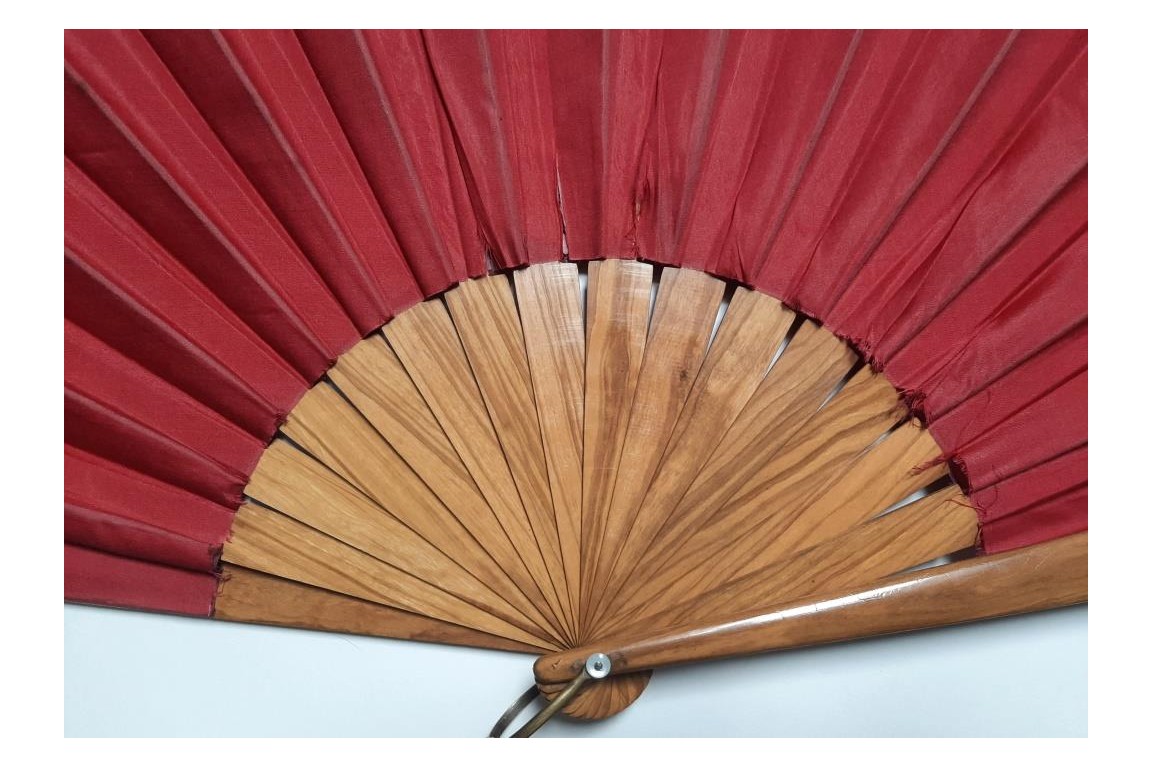 Red mosquito. Fashion fan, late 19th century