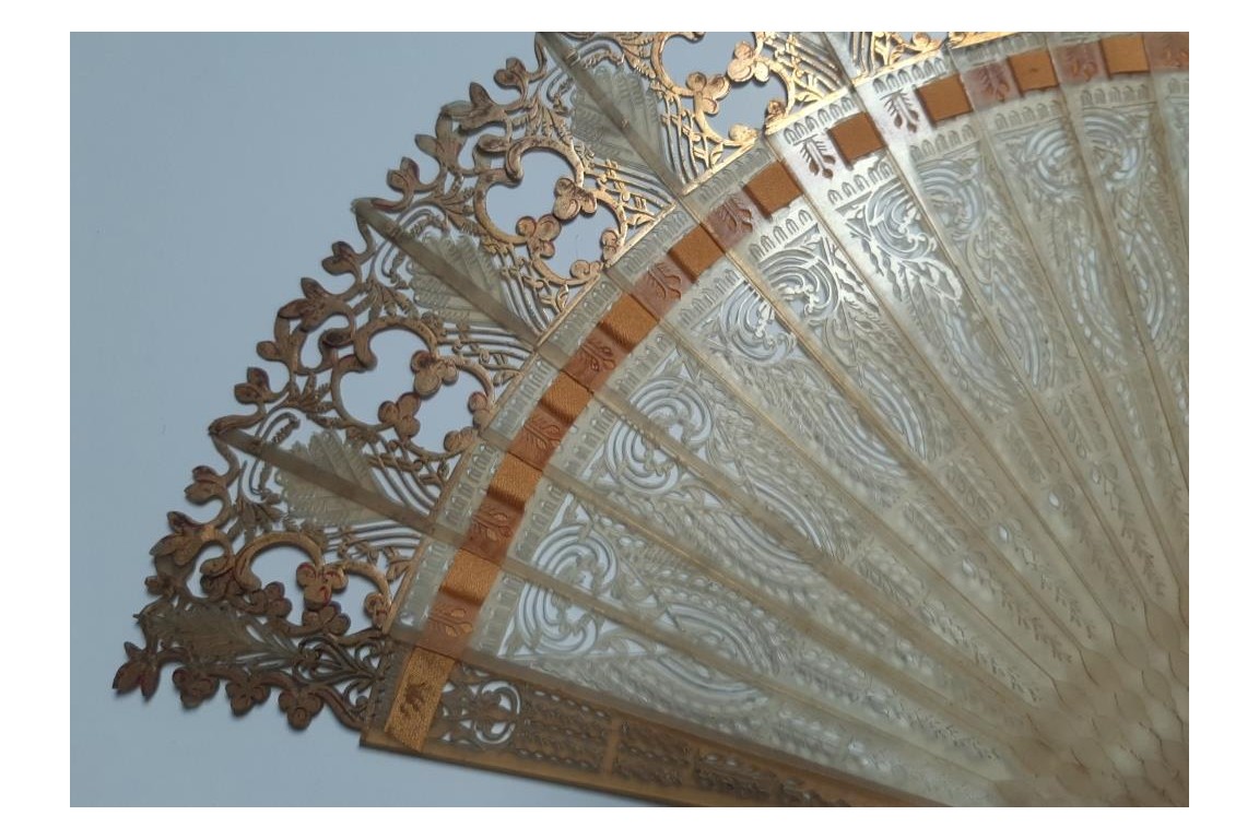 Horn. Fan circa 1835-40