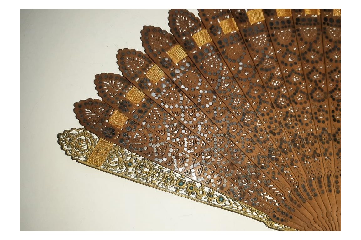 Speckled. Fan circa 1820