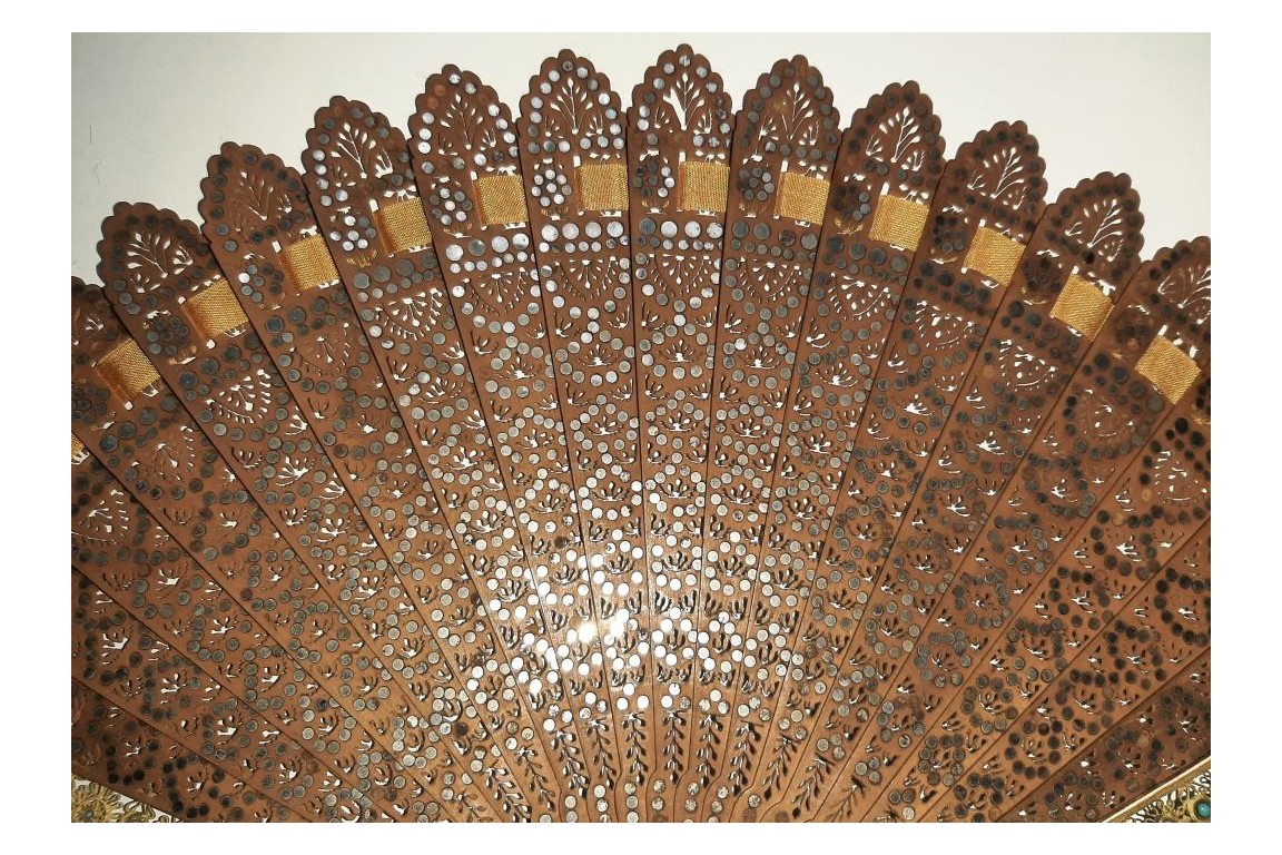 Speckled. Fan circa 1820