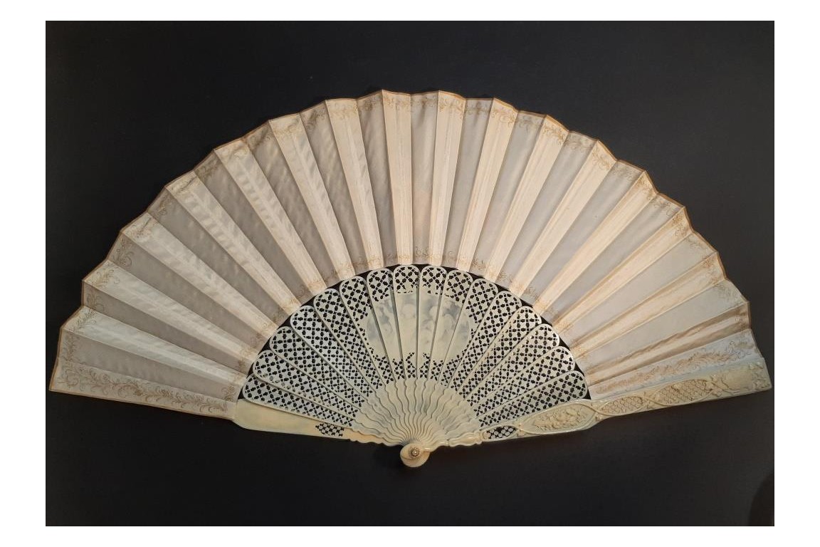 Shyness in love, fan by Edouard Lièvre, circa 1860-70