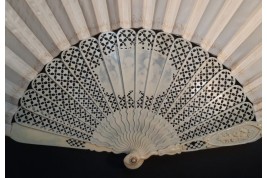 Shyness in love, fan by Edouard Lièvre, circa 1860-70