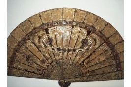 Golden tortoiseshell, fan circa 1900