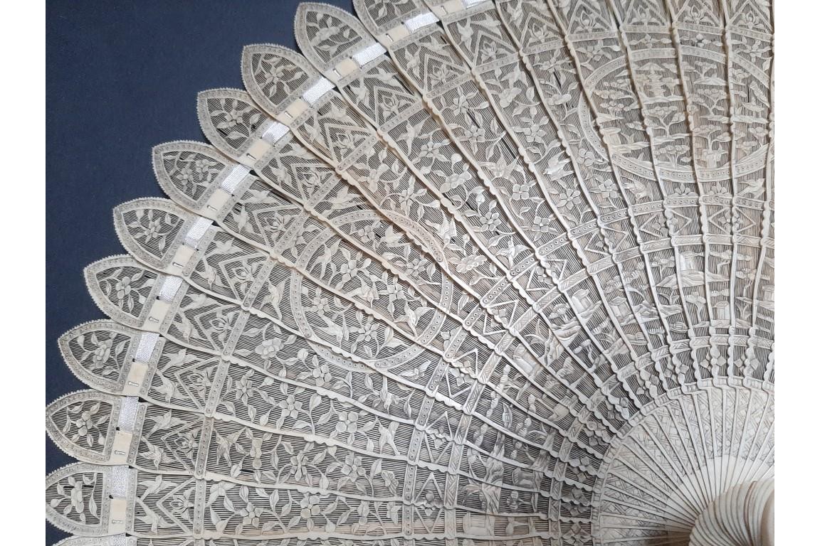 Master piece of China, cockade fan, circa 1790-1800