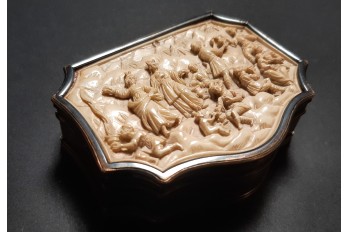 Moses Striking Water from the Rock, 18th century snuffbox