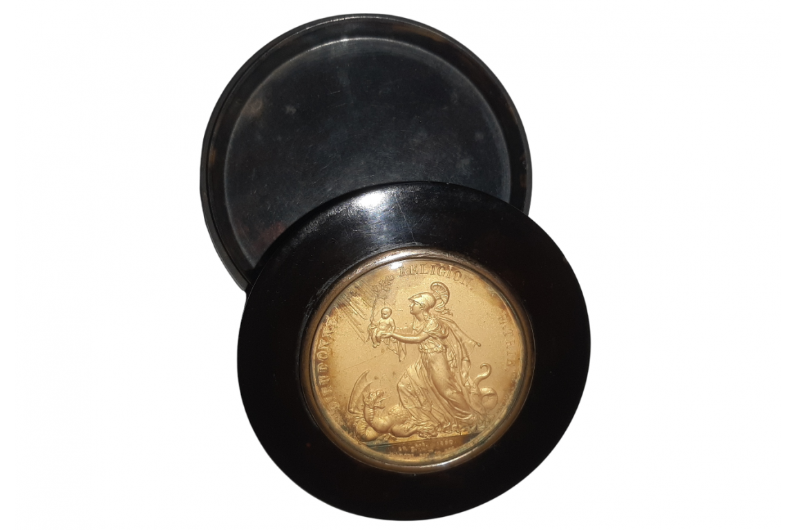 Birth of the Duc de Bordeaux, snuffbox circa 1820