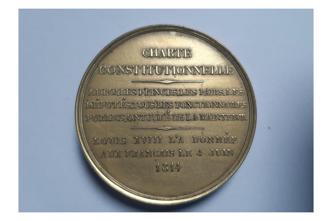 Louis XVIII et le Charte constitutionnelle de 1814, médaille-livre