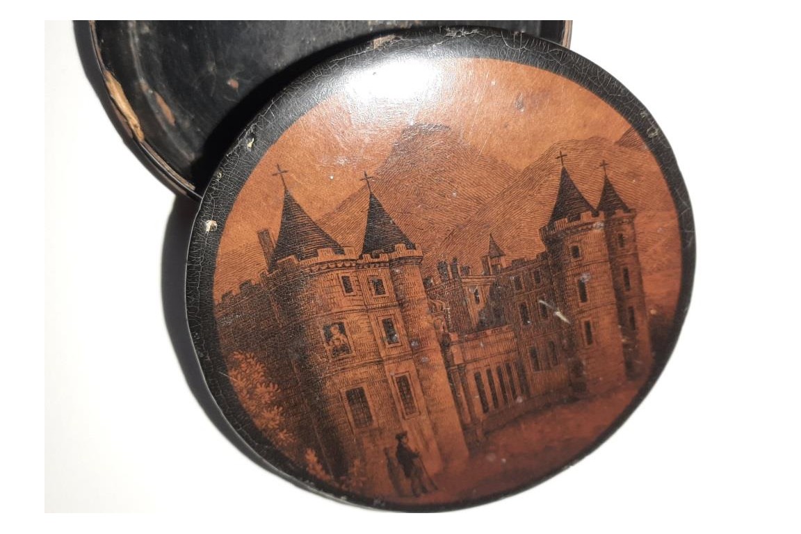 The Scottish exile of Henry V at Holyrood Castle, snuffbox circa 1830