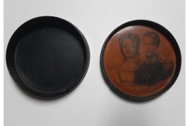 Brother and sister: Henri and Louise d'Artois. Snuffbox circa 1830-33