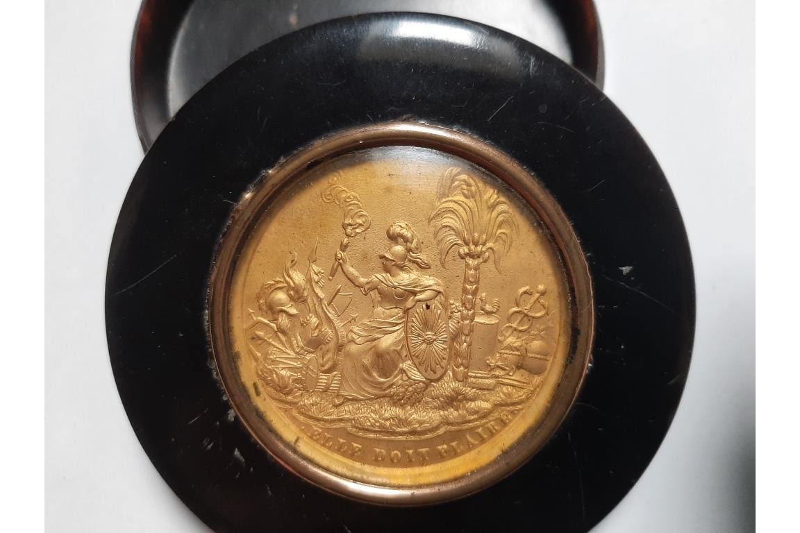 Allegory of Peace, snuffbox early 19th century