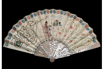 Mandolin player, Art Nouveau fan