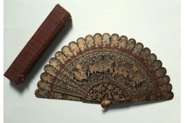 Lacquer and gold. Fan China, 19th century