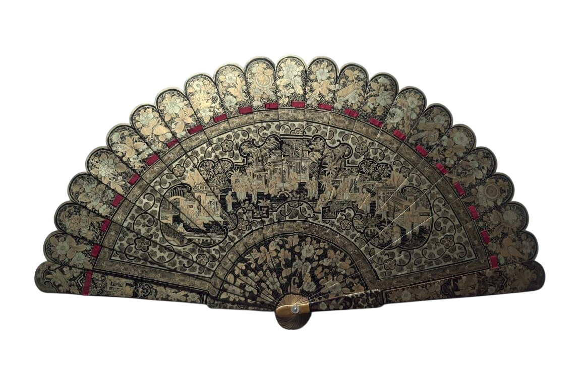 Lacquer and gold. Fan China, 19th century