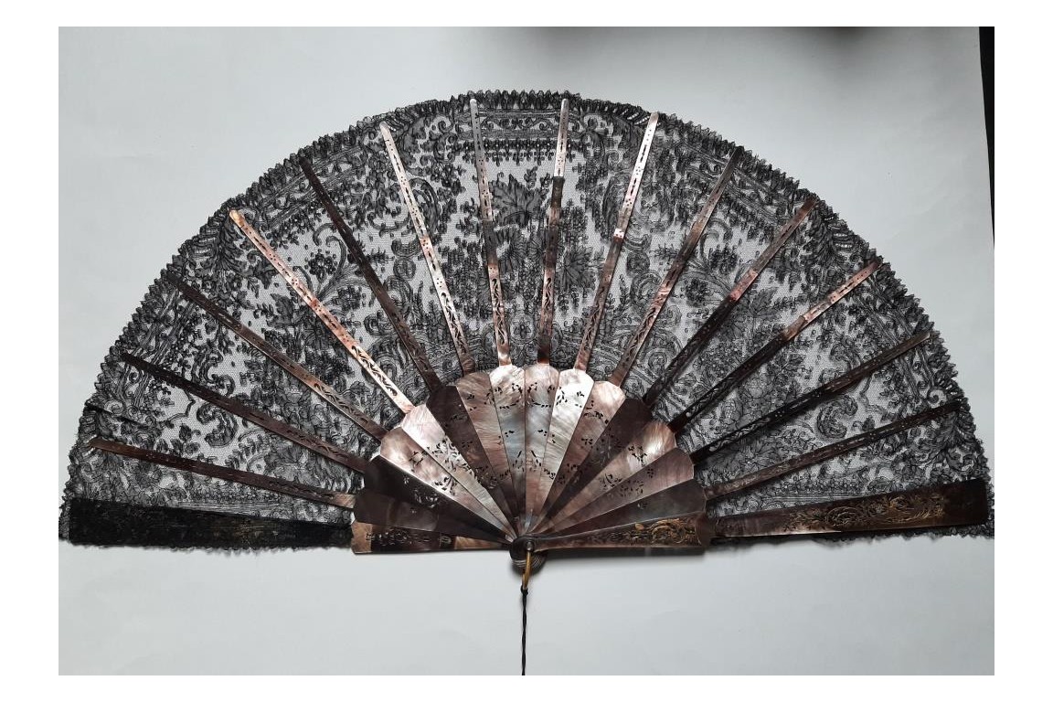 Lace flower, fan circa 1890